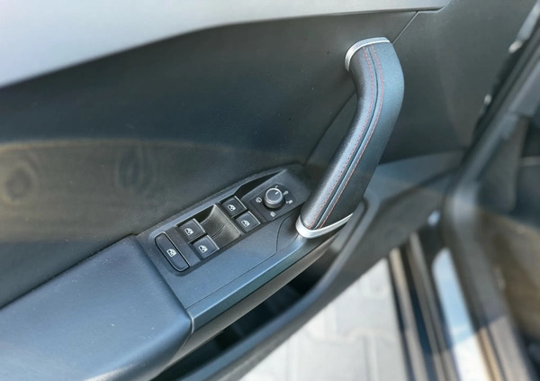 Seat Leon cena 49200 przebieg: 42000, rok produkcji 2020 z Wrocław małe 92